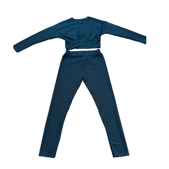 Activewear Two-Piece Set – Stylish, Comfy & Ready to Move! 💪✨ - Picture 1 of 1